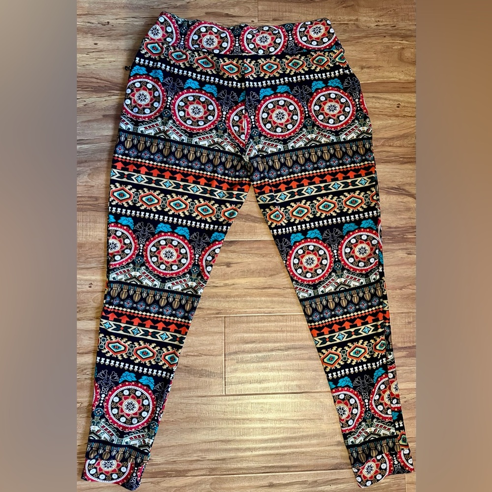 WinWin Multicolor Patterned Joggers - Picture 6 of 7